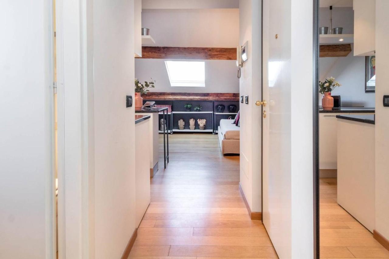 Apartment Altido Lovely Mansard Mailand